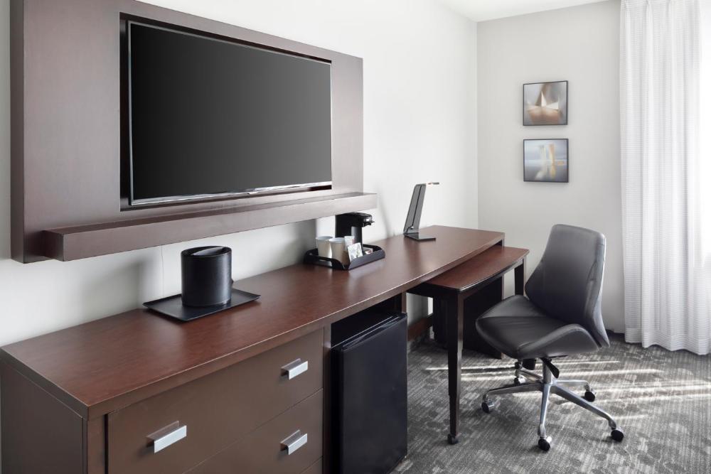 Executive King Suite with Sofa Bed interior
